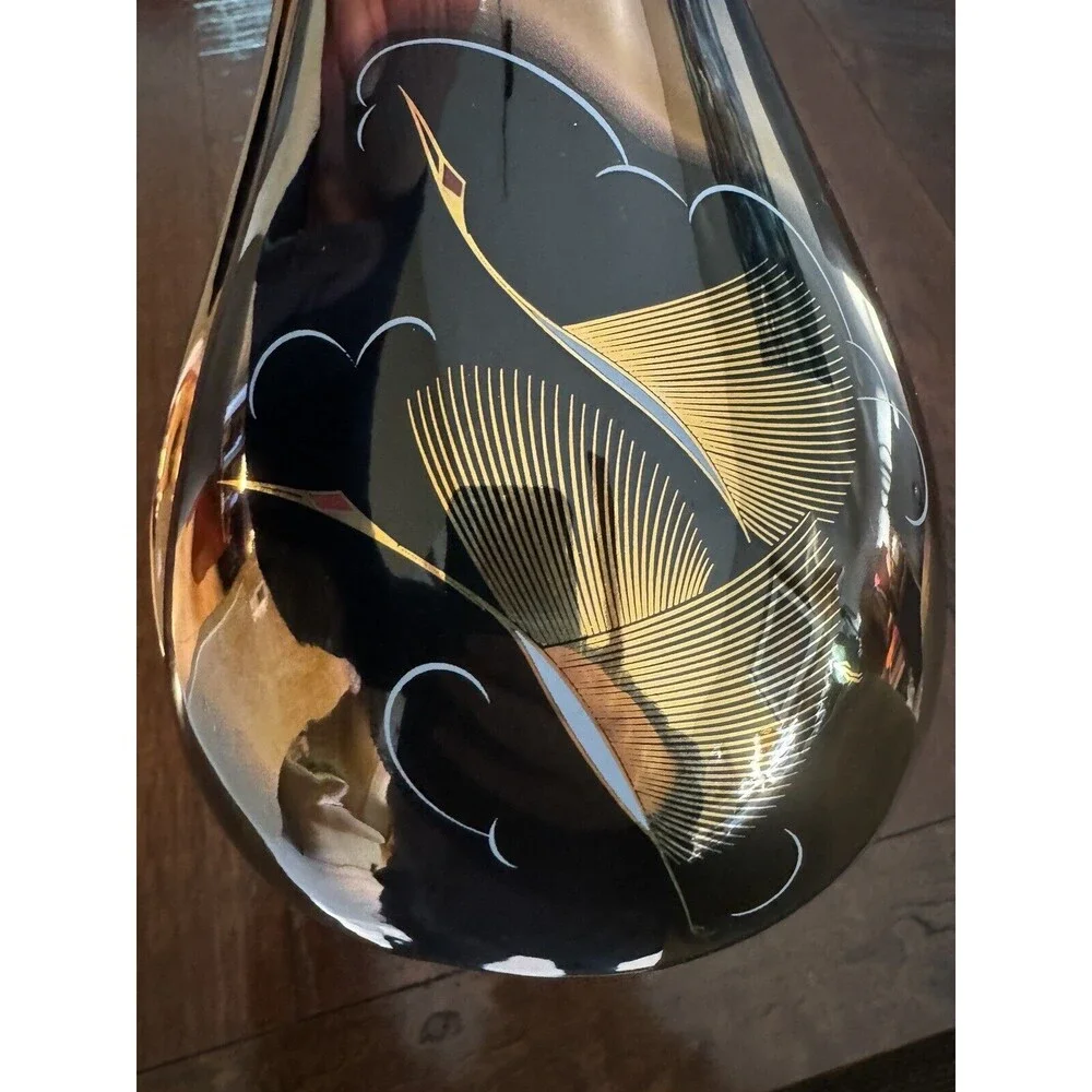 Black &‎ Gold Flower Motif Vase